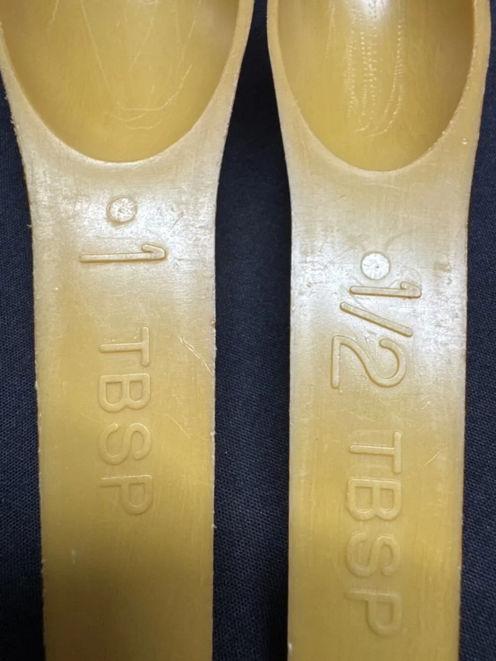 Vintage Foley Measuring Spoon Set 1 Tbsp To 1/8 Tsp Yellow Plastic Pre-Owned Inc